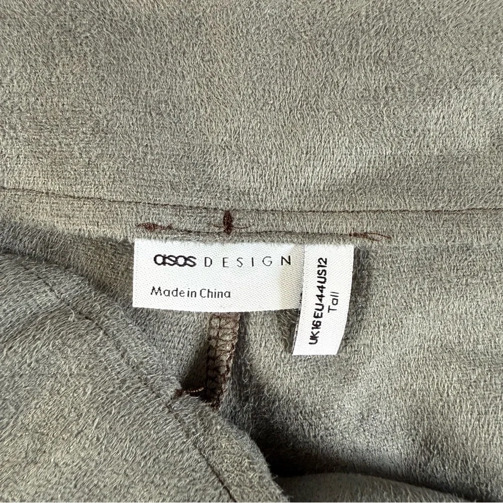 ASOS DESIGN Tall stretch faux leather flare pants - Picture 7 of 10